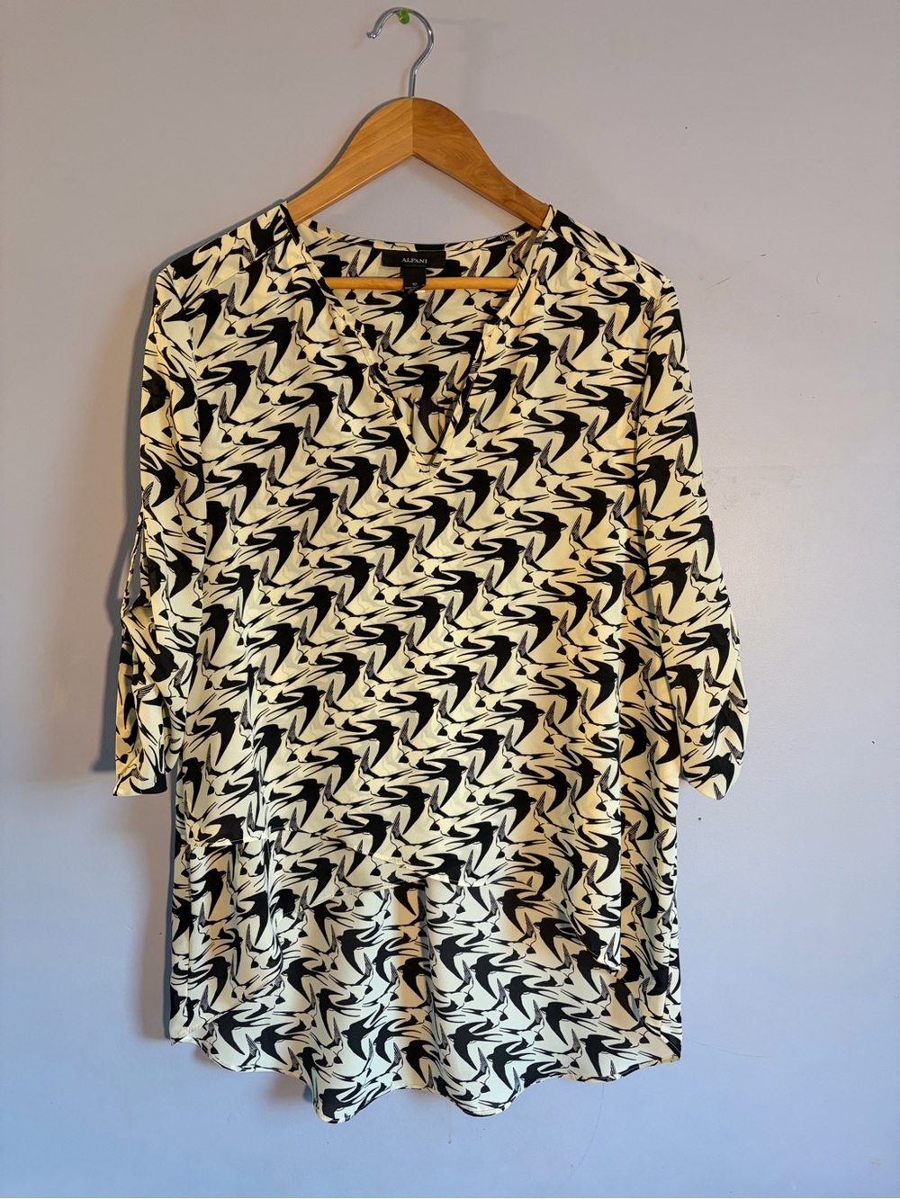 Alfani Black and Cream Abstract V-Neck Tunic